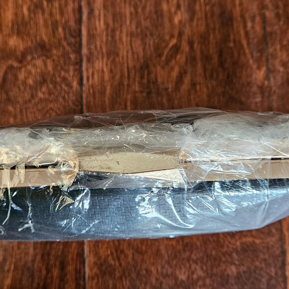 NWT Sam Moon Black and Gold Hard Shell Clutch - Picture 6 of 7